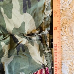 Camo crop pants